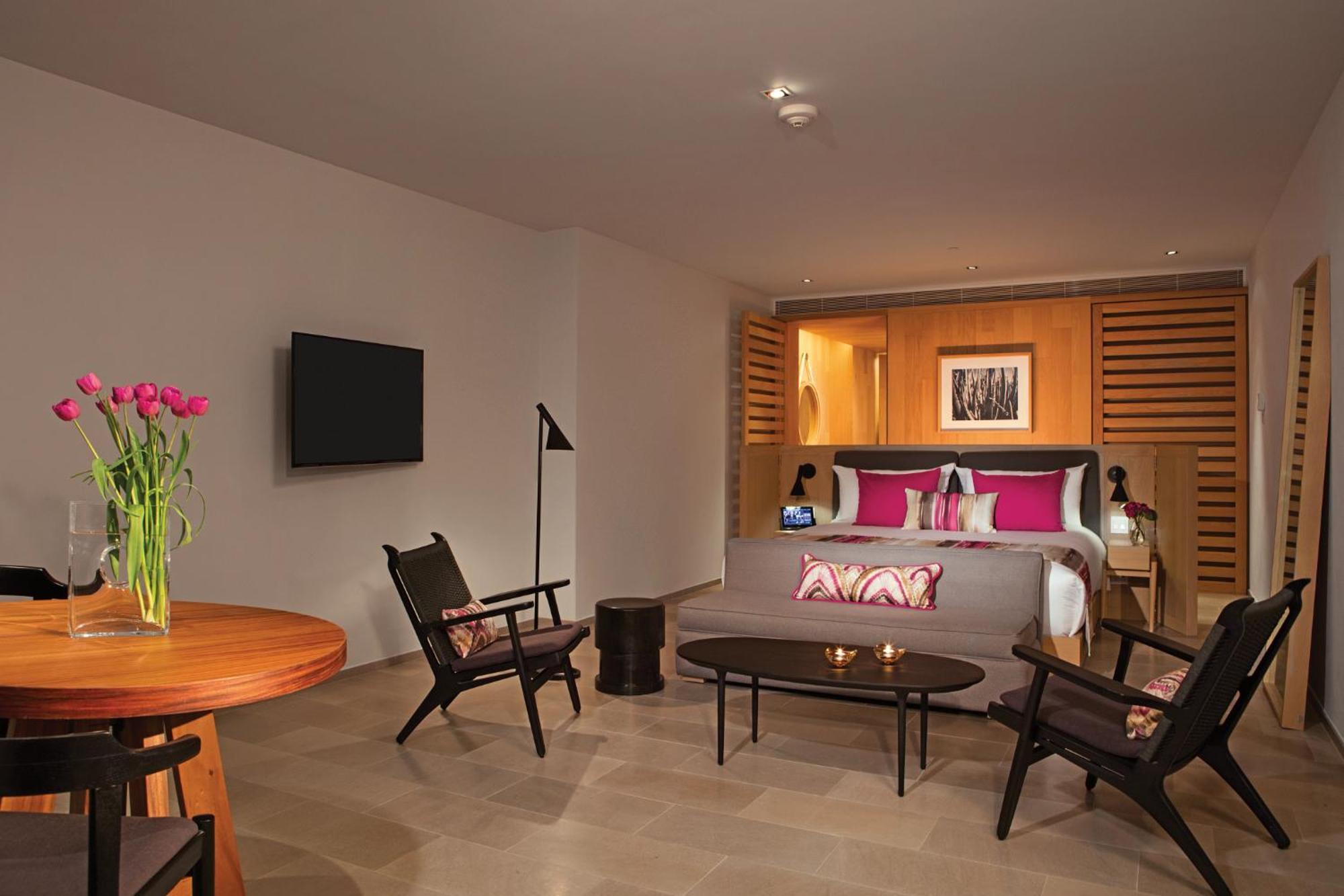xhale club Suite