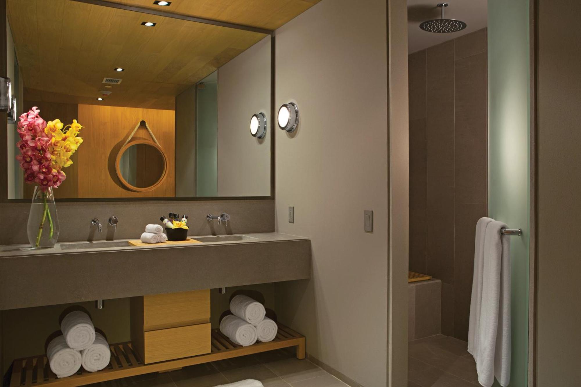 xhale club Romance Suite