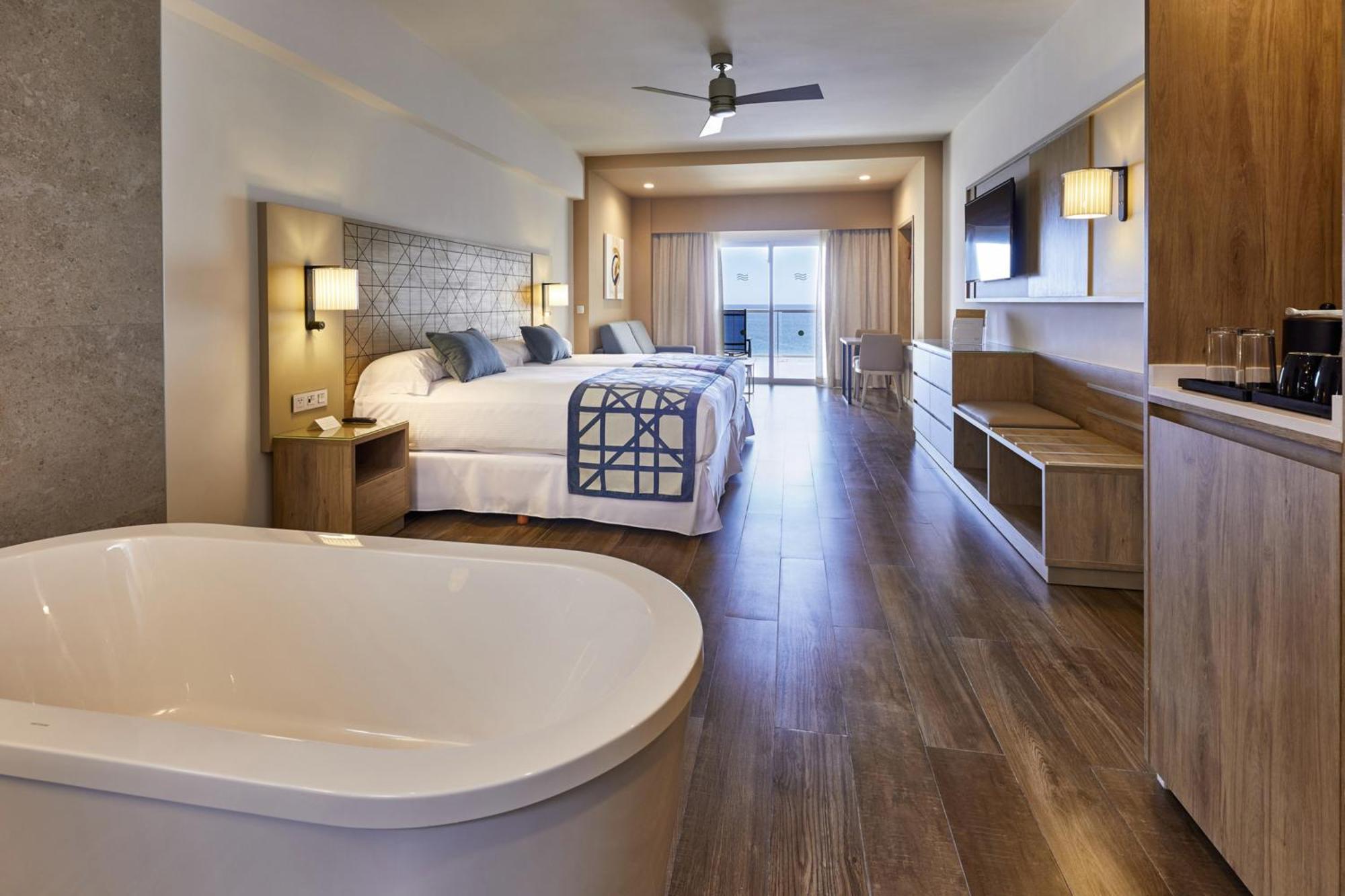 Junior Suite Ocean Front ELITE Club