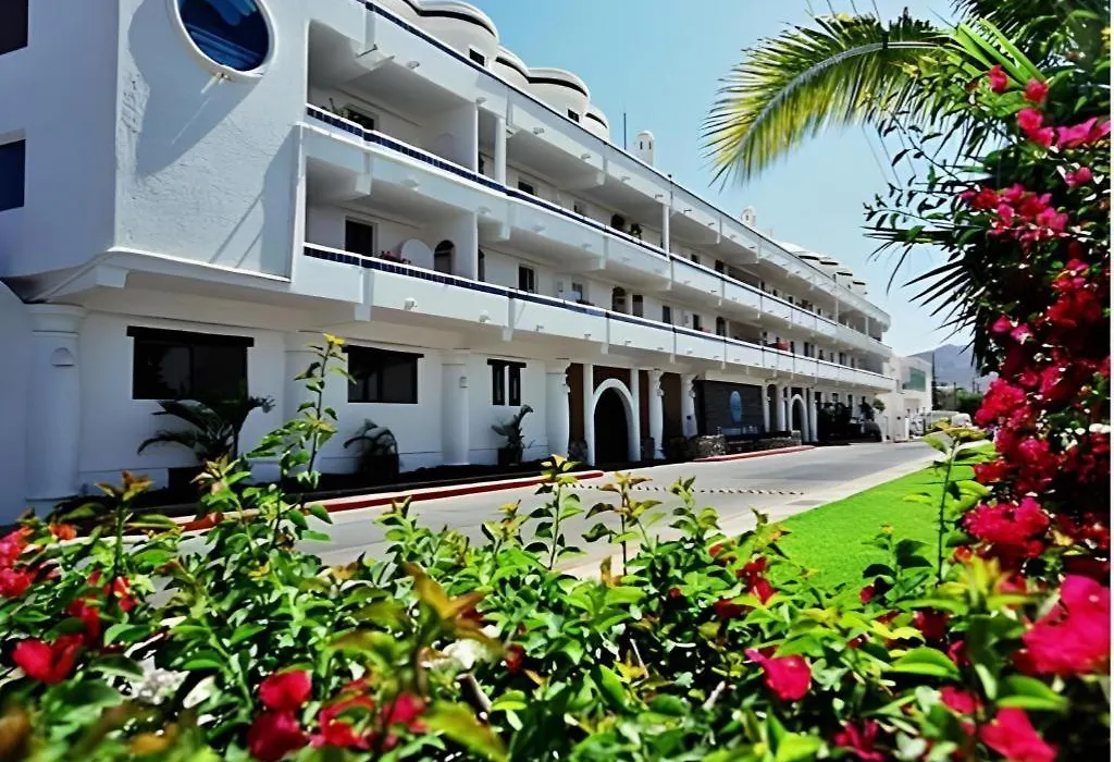 Club Cascadas De Baja-1